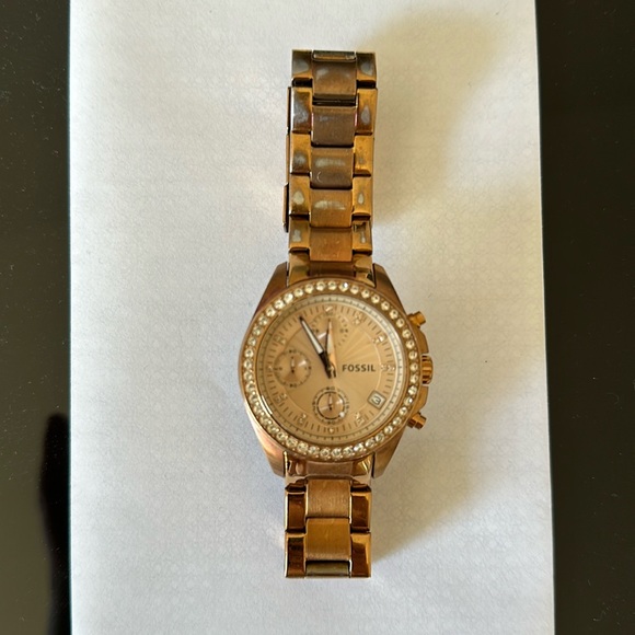 Rose gold fossil watch - Picture 1 of 1